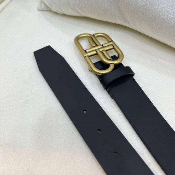 Valencia ha Deluxe Black Leather Accessory - Picture 4 of 5